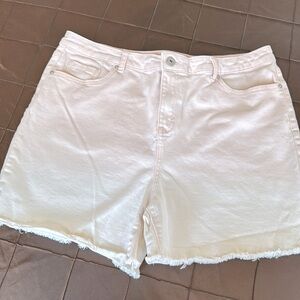 Style & Co frayed denim peach shorts size 16